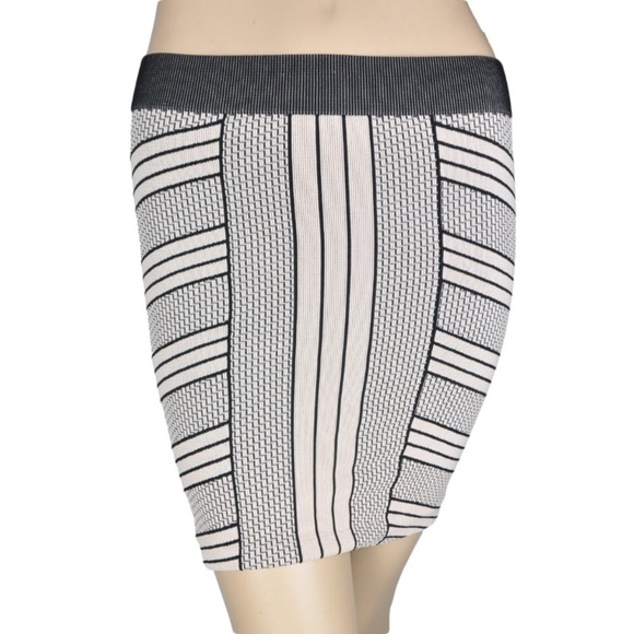 BCBGENERATION POWER SKIRT BODYCON BOHO STYLE XS - Picture 1 of 3